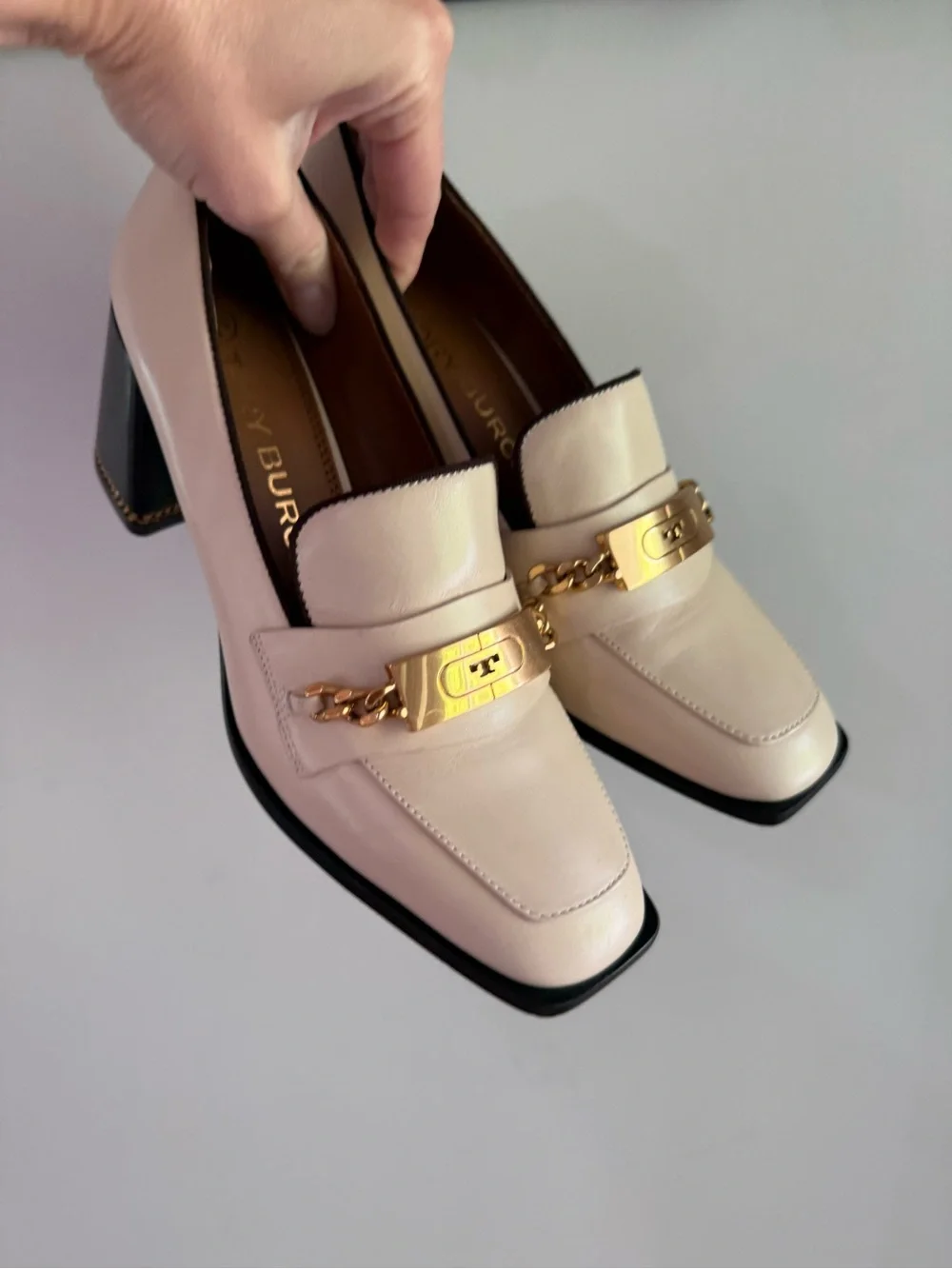 Tory Burch Ruby Loafer Pumps - Dulce de Leche/Coconut Cream - Size 9